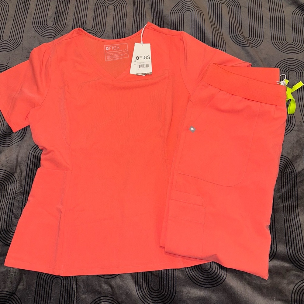 Figs Limited Edition Set in Hot Coral